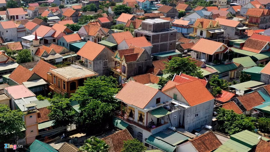 “Ngoài những lao động đi xuất khẩu theo đường du học, đơn lao động rõ ràng thì cũng có nhiều người qua nước ngoài lao động bằng con đường người thân dẫn mối nên địa phương không thể thống kê hết”, ông Lâm nói.