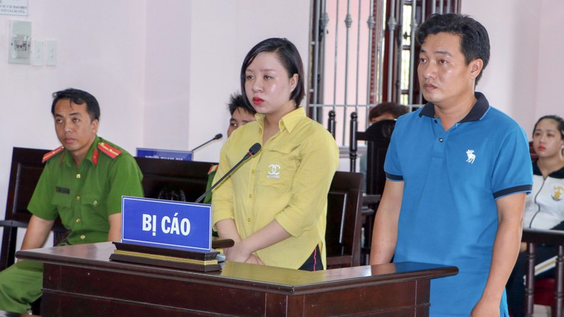 Loi khai bat ngo cua nu nhan vien 17 tuoi tham o gan 2 ti