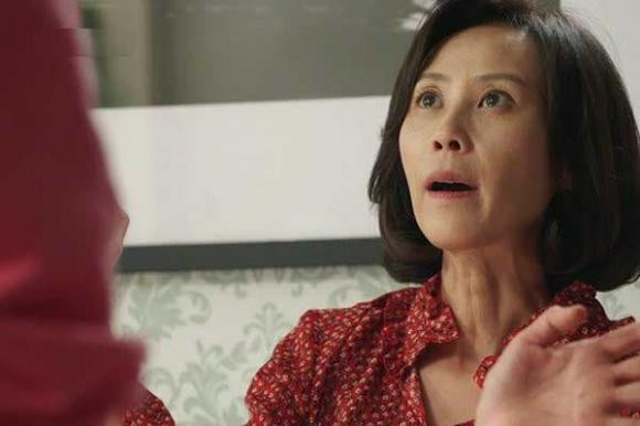 Mua nha, me chong o ba ngay, toi tuc gian duoi ba di