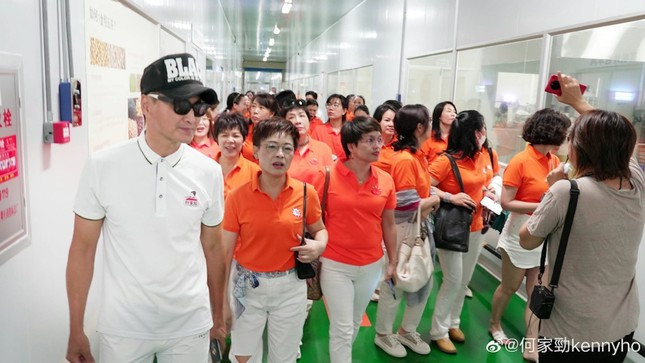 "Triển Chiêu" Hà Gia Kính đổi đời nhờ từ bỏ giới showbiz ảnh 1