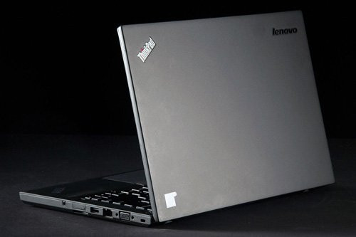 8. Lenovo ThinkPad T450s (trọng lượng: 1,58 kg).