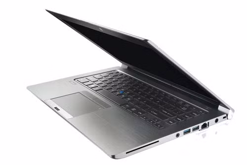 4. Toshiba Tecra Z40 (trọng lượng: 1,47 kg).