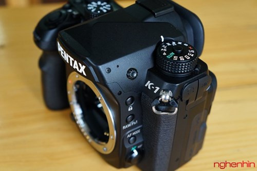 Máy sử dụng bộ xử lý hình ảnh PRIME thế hệ IV, đáp ứng dải nhạy sáng ISO 100-204.800.