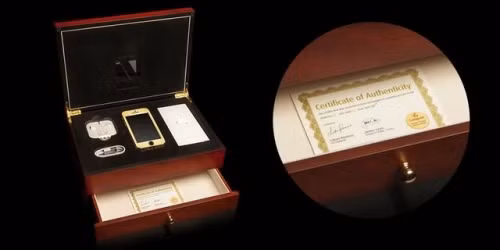 Giá của một chiếc iPhone SE phiên bản Goldgenie từ 1500 Bảng Anh (hơn 47 triệu đồng) đến 54,4 ngàn Bảng Anh (1,7 tỷ đồng) với 364 viên kim cương được đính kèm tương đương 5,5 carat.