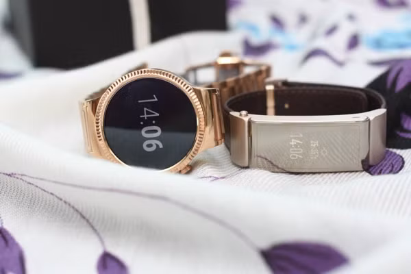 Mo hop dong ho Huawei Watch, gia 25 trieu dong tai Viet Nam-Hinh-16