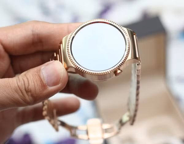 Mo hop dong ho Huawei Watch, gia 25 trieu dong tai Viet Nam-Hinh-11