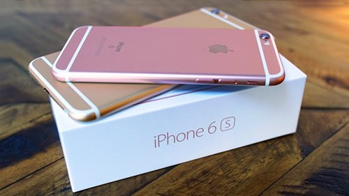  iPhone 6S 16 GB (18,9 triệu đồng): Vượt trên các đối thủ, iPhone 6S 16 GB vẫn là điện thoại di động cao cấp bán chạy nhất thời điểm sau Tết, theo số liệu từ một số nhà bán lẻ lớn. Ngoài 6S 16 GB, iPhone 6S Plus bản 64 GB (24,7 triệu) cũng được nhiều người lựa chọn. Thậm chí, model đời cũ như iPhone 6 cũng có sức bán tốt hơn nhiều mẫu Android cao cấp hiện nay. Người ta kỳ vọng sự xuất hiện của Samsung Galaxy S7 trong tháng 3 sẽ làm thay đổi cán cân thị trường.