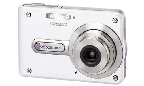  2002 Casio Exilim EX-S1/EX-M1. Bằng cách kết hợp quang học và cảm biến vào một mô-đun nhỏ duy nhất, mẫu máy vượt mặt các mẫu máy khác cùng thời gian trong cuộc đua thiết kế siêu gọn nhẹ.