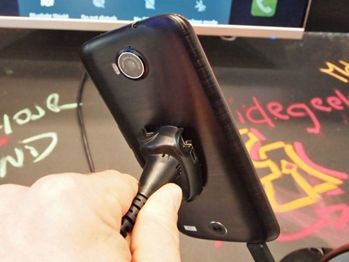 Acer Liquid Jade 2 không chỉ sở hữu bộ camera khủng, mà còn có bộ lưu trữ khá lớn với 3 GB RAM, 32 GB bộ nhớ trong và hệ thống lưu trữ lai (hybrid storage) 1 TB.