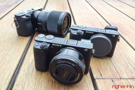 Giá bán chính hãng của mẫu máy ảnh này tại thị trường Việt Nam là 24,5 triệu đồng. Nếu mua kèm ống kính kit 16-50mm F3.5-5.6, giá bán sẽ là 27,5 triệu đồng. Máy sẽ lên kệ các đại lý trong một vài ngày tới.