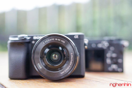 Ống kính kit đi kèm với Alpha 6300 vẫn là ống zoom 16-50mm F3.5-5.6.
