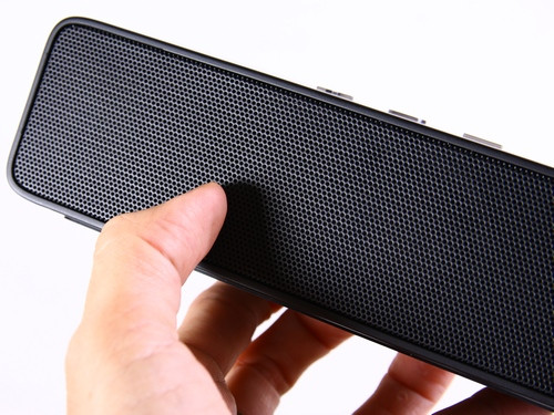 Qua những trải nghiệm nhanh, PC World Vietnam nhận thấy Razer Leviathan Mini có tốc độ kết nối không dây ban đầu cũng như tái kế nối nhanh.