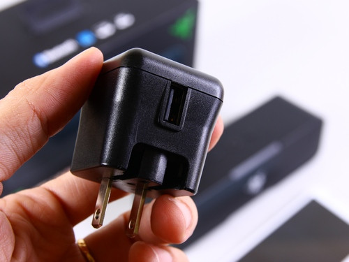 Theo đại diện AZAudio cho biết, Razer Leviathan Mini vừa chính thức có mặt trên thị trường với mức giá 4,49 triệu đồng.