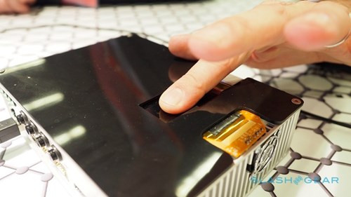 Hy vọng rằng, FlexEnable phiên bản thương mại hóa sẽ không còn cách chúng ta quá xa.