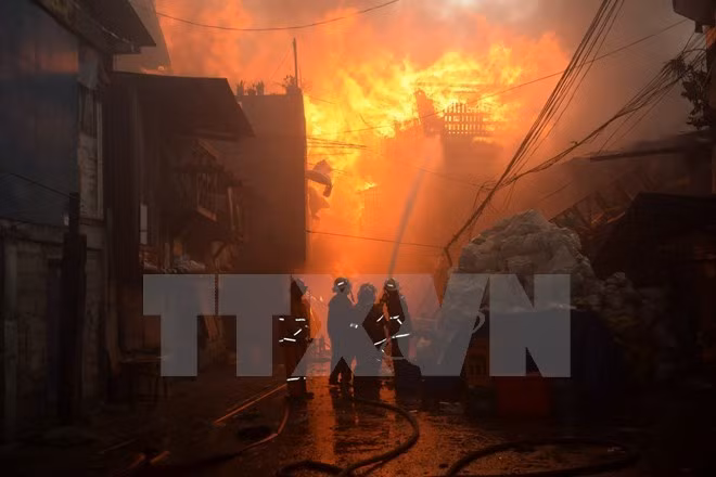 Hoa hoan thieu rui nha 7 tang, thiet hai hang ty dong