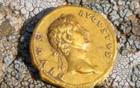 Bỗng dưng thành triệu phú nhờ... một đồng xu - Ảnh 2 Bỗng dưng thành triệu phú nhờ... một đồng xu - Ảnh 2