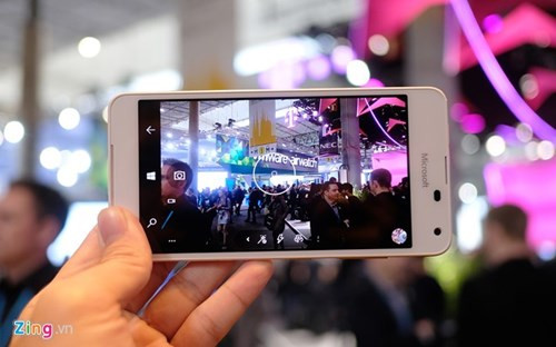 Lumia 650 có camera chính 8 MP và camera trước 5 MP.