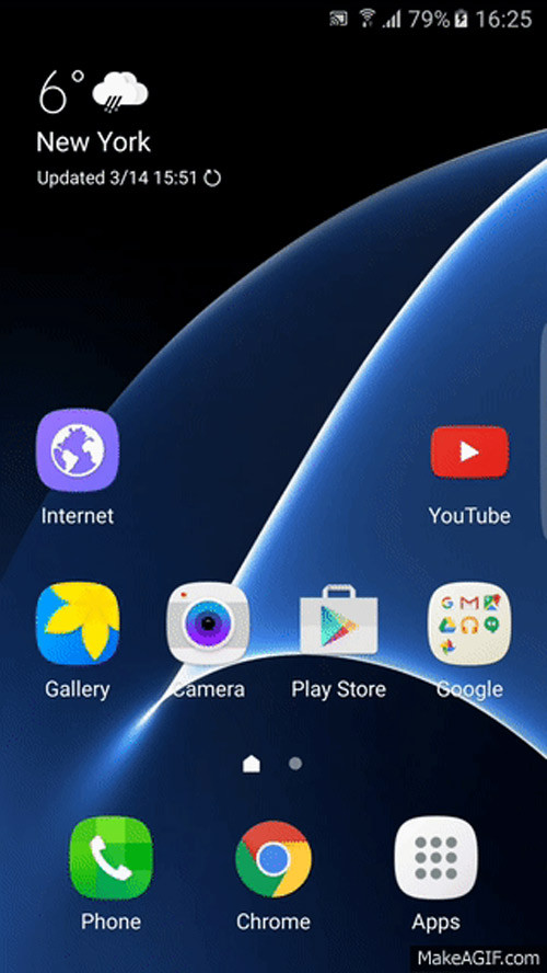  3. Danh sách thông báo hiển thị dài. Đây được xem là 1 trong số những nhược điểm của giao diện Touch Wiz cũ kỹ trên Samsung Galaxy. Mỗi thông báo trên thanh thông báo đều sở hữu 1 màu sắc riêng và chiếm khá nhiều diện tích trên màn hình. Do vậy, người dùng buộc phải sử dụng cả 2 tay để cầm máy và mất khá nhiều thời gian để xem hết lượt các thông báo này.