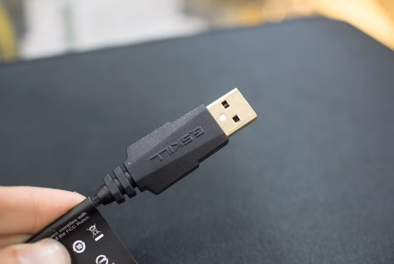 Cổng USB được mạ vàng để tăng chất lượng tiếp xúc.