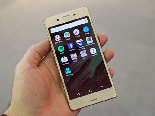 ộ dày của máy là 7,9mm, trọng lượng 153g. Xperia X có cả phiên bản 1 SIM hoặc 2 SIM, đều hỗ trợ kết nối mạng 4G LTE.