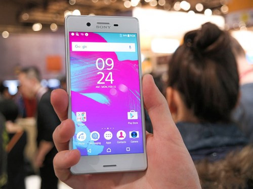 Sony Xperia X được trang bị màn hình IPS kích thước 5 inch, độ phân giải Full HD (1.920x1.080 pixel), mật độ điểm ảnh 441 ppi.