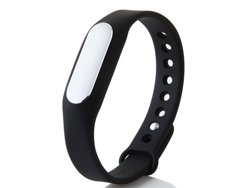  5. Vòng đeo tay thông minh. Vòng đeo tay thông minh có tác dụng theo dõi sức khỏe như đo nhịp tim, theo dõi bước đi, theo dõi giấc ngủ. Không những vậy, nó còn có tính băng báo thức, kết nối với các thiết bị khác như smartphone, máy tính bảng. Để tậu một chiếc vòng đeo tay thông minh tặng “một nửa của đời mình”, khách hàng chỉ cần chi ra khoảng 500.000 đồng.