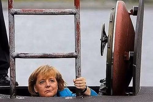 Bà Merkel sẽ không muốn công chúng thấy hình ảnh này của mình.