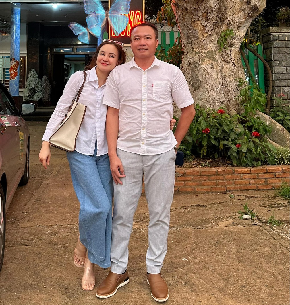 Giọng ca "Đồng xanh" lấy lại nhịp sống bình yên sau sóng gió. Cô tập trung vun vén tổ ấm, đồng hành cùng ông xã doanh nhân trong một số công việc kinh doanh, hoạt động cộng đồng.