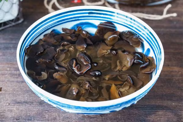 5 thuc pham che bien khong dung cach co the sinh ra doc to-Hinh-2