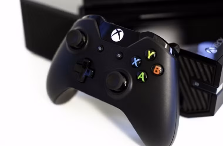 Xbox One được giới thiệu ngày 22/11 vừa qua chỉ với một số ít trò chơi nhưng các trò hấp dẫn nhất như Destiny, Watch Dog hay Halo 5 sẽ sớm được phát hành trong năm 2014 cùng với hàng loạt các ứng dụng khác nữa. Microsoft cũng được mong đợi sẽ dỡ bỏ một số trở ngại giao diện cũng như cải thiện tích hợp Kinect.