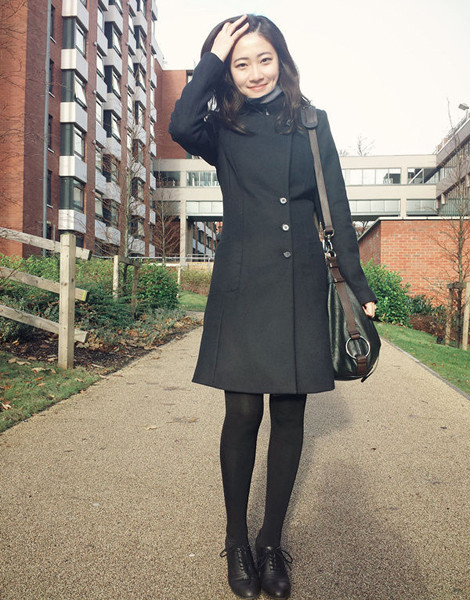 Có bằng tiến sĩ hóa học khi chưa đầy 30 tuổi, cô gái họ Vương đang làm điên đảo cộng đồng mạng bởi vẻ đẹp thánh thiện, không tì vết.