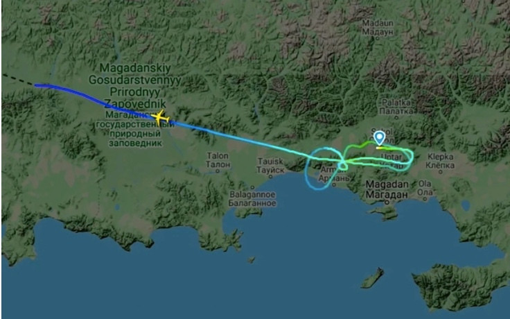 Hanh khach ke lai 5 gio kinh hoang tren chuyen bay bao tap-Hinh-2