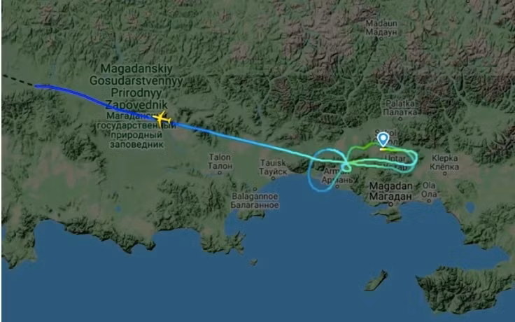 Hanh khach ke lai 5 gio kinh hoang tren chuyen bay bao tap-Hinh-2