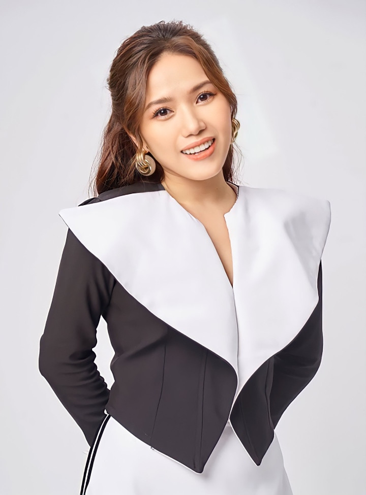 Cuộc sống kín tiếng tuổi 32 của Thuỳ Chi sau 2 lần dừng ca hát Cuoc song kin tieng tuoi 32 cua Thuy Chi sau 2 lan dung ca hat