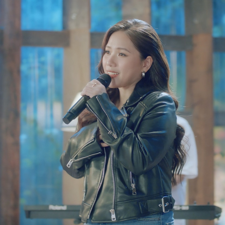 Cuộc sống kín tiếng tuổi 32 của Thuỳ Chi sau 2 lần dừng ca hát - Hình 3 Cuoc song kin tieng tuoi 32 cua Thuy Chi sau 2 lan dung ca hat-Hinh-3