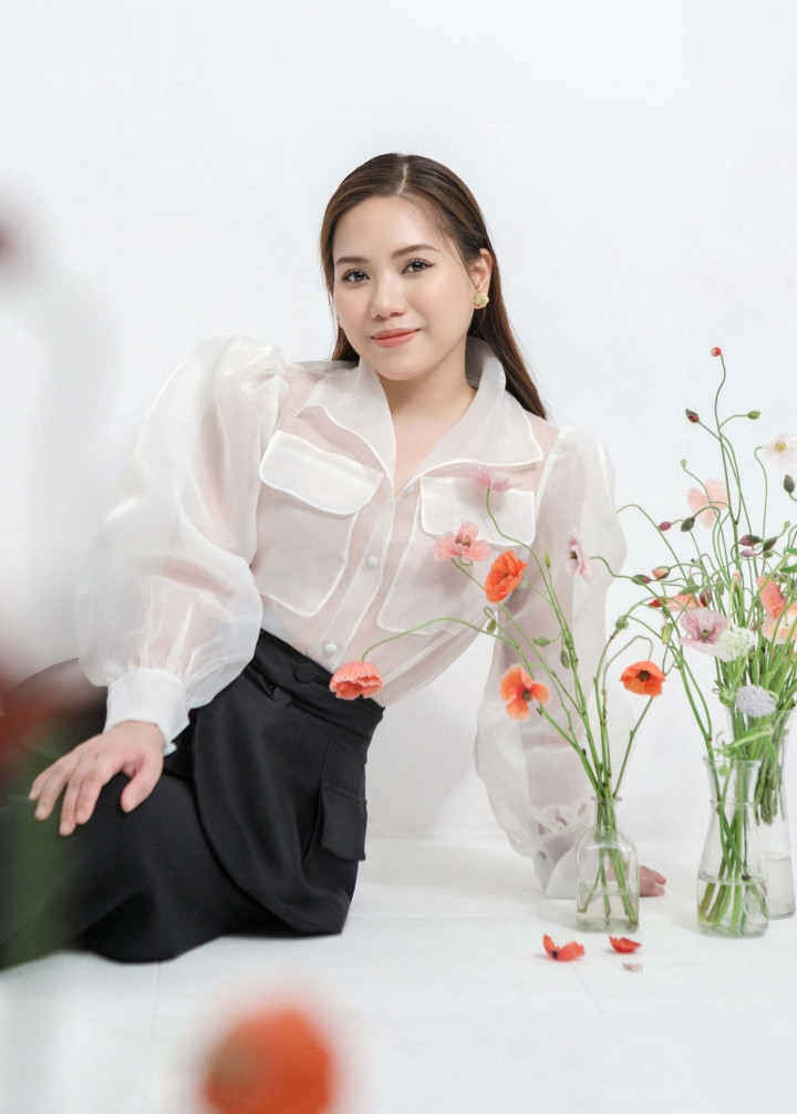 Cuộc sống kín tiếng tuổi 32 của Thuỳ Chi sau 2 lần dừng ca hát - Hình 4 Cuoc song kin tieng tuoi 32 cua Thuy Chi sau 2 lan dung ca hat-Hinh-4