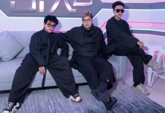 Nhan sac Lan Khue hiem hoi tai xuat qua ong kinh camera thuong-Hinh-7