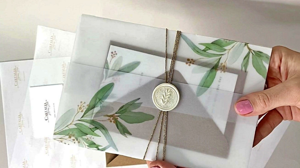 Tôi bàng hoàng không dám cho chồng xem quà cưới người yêu cũ tặng Toi bang hoang khong dam cho chong xem qua cuoi nguoi yeu cu tang