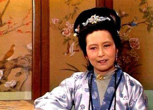 The va thiep trong thoi co dai - thu bac chenh nhau mot troi mot vuc