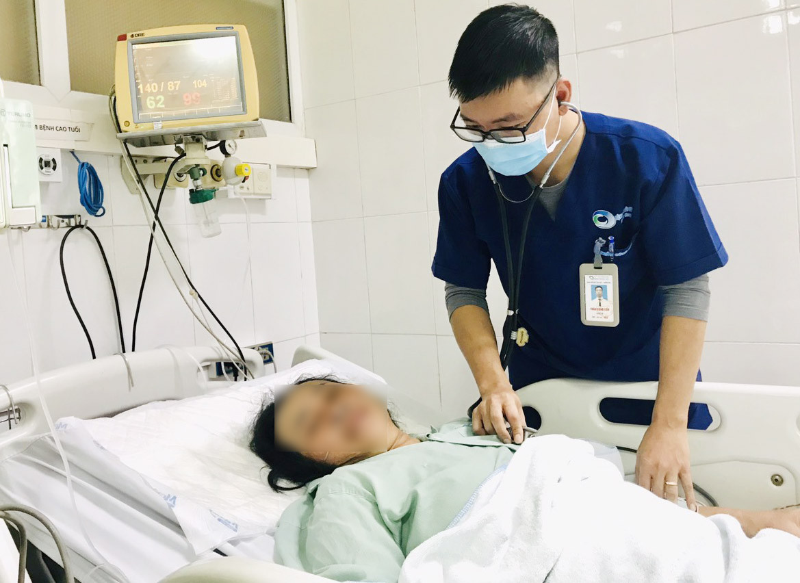 Nguy kich sau khi an 2 mieng gan ca noc