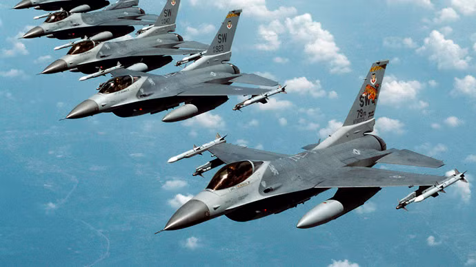 Các chiến đấu cơ F-16 "Fighting Falcon".
