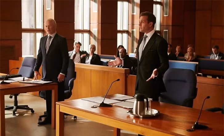 Ở Scotland tồn tại bản án “không đủ chứng cứ”: Từ thế kỷ 17, hệ thống tư pháp của Scotland đã phê chuẩn 3 phán quyết: có tội, không có tội và không đủ chứng cứ. Bản án “không đủ chứng cứ” đúng như tên gọi của nó. Ngay cả khi tòa án chắc chắn rằng một người có tội hoặc vô tội nhưng không thể chứng minh được điều đó bằng chứng cứ thuyết phục. Nếu lập luận của cả bên nguyên cáo và bị cáo đều ngang tài ngang sức thì phán quyết “không đủ chứng cứ” này là vô cùng quan trọng.