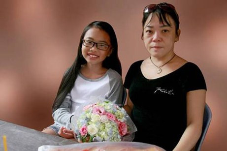 Mỹ Chi bên mẹ Mỹ Chi bên mẹ