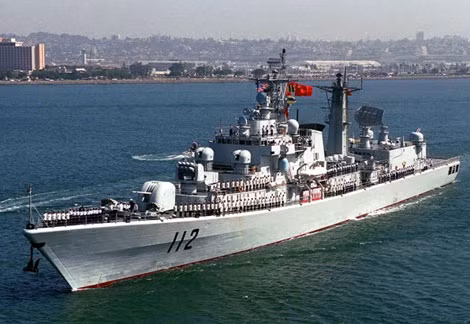 Tàu chiến Trung Quốc.