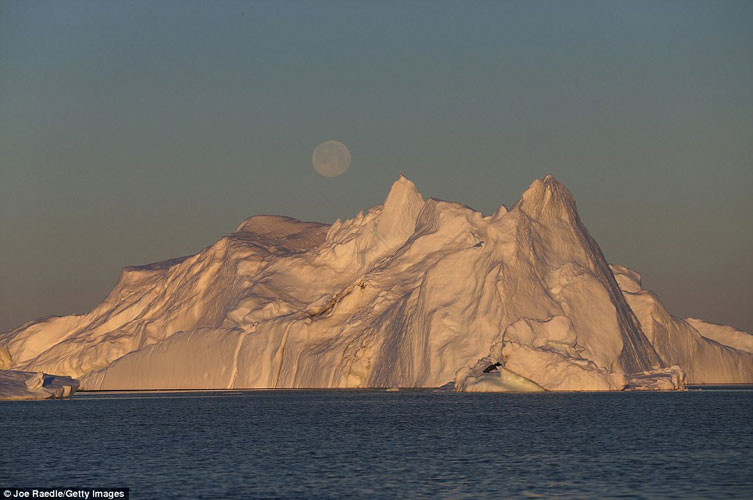 Trong những năm gần đây, mực nước biển dâng lên đã dẫn tới tình trạng lũ lụt ngày càng tăng.