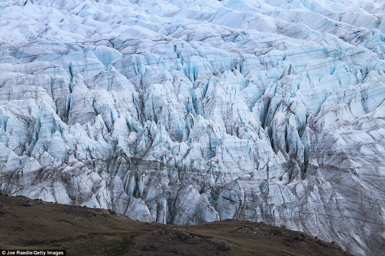 Một sông băng ở Kangerlussuaq, Greenland.