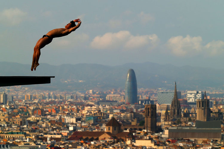 Màn trình diễn ấn tượng của vận động viên Park Jiho của Hàn Quốc trong buổi tập lặn trước giải vô địch bơi lội thế giới FINA 2013 tại Barcelona, Tây Ban Nha ngày 17/7.