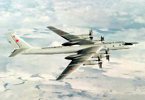 Máy bay Tu-95.