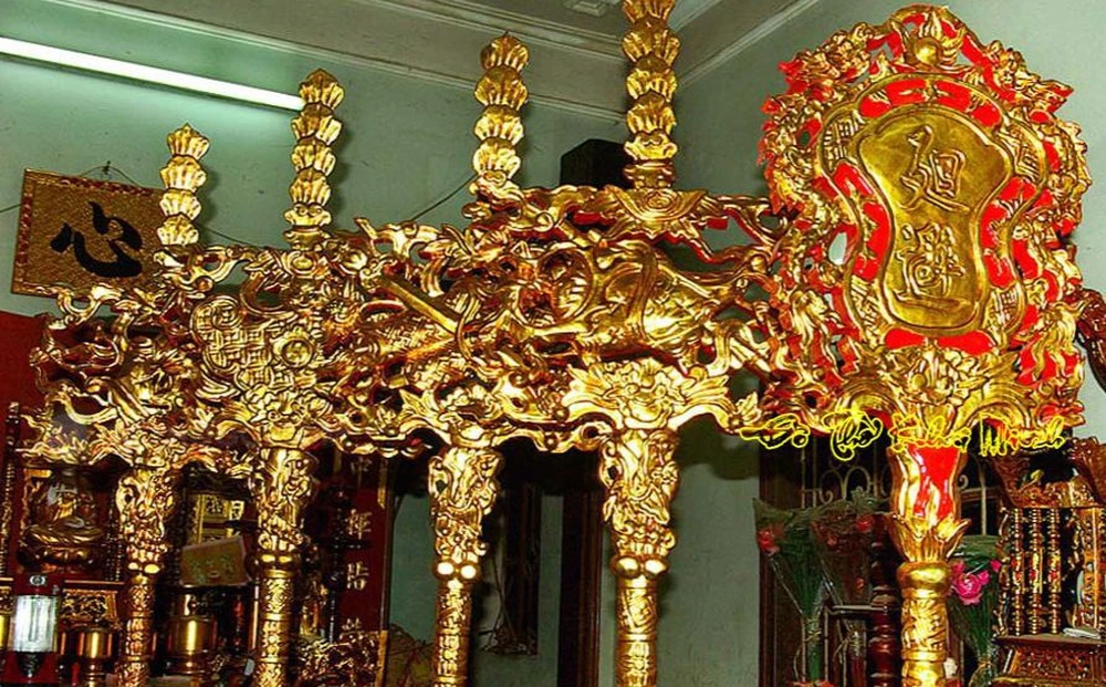 Ý nghĩa tấm biển “hồi tị”, “tĩnh túc” trong đền thờ những vị quan Y nghia tam bien “hoi ti”, “tinh tuc” trong den tho nhung vi quan