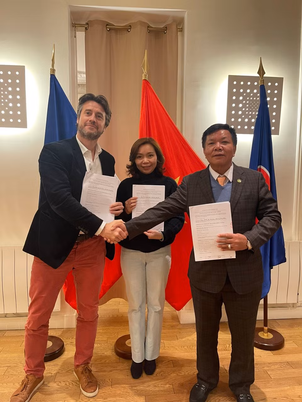 Dai gia Bac Ninh chi hon 6 trieu Euro hoi huong an vang Hoang De chi bao?